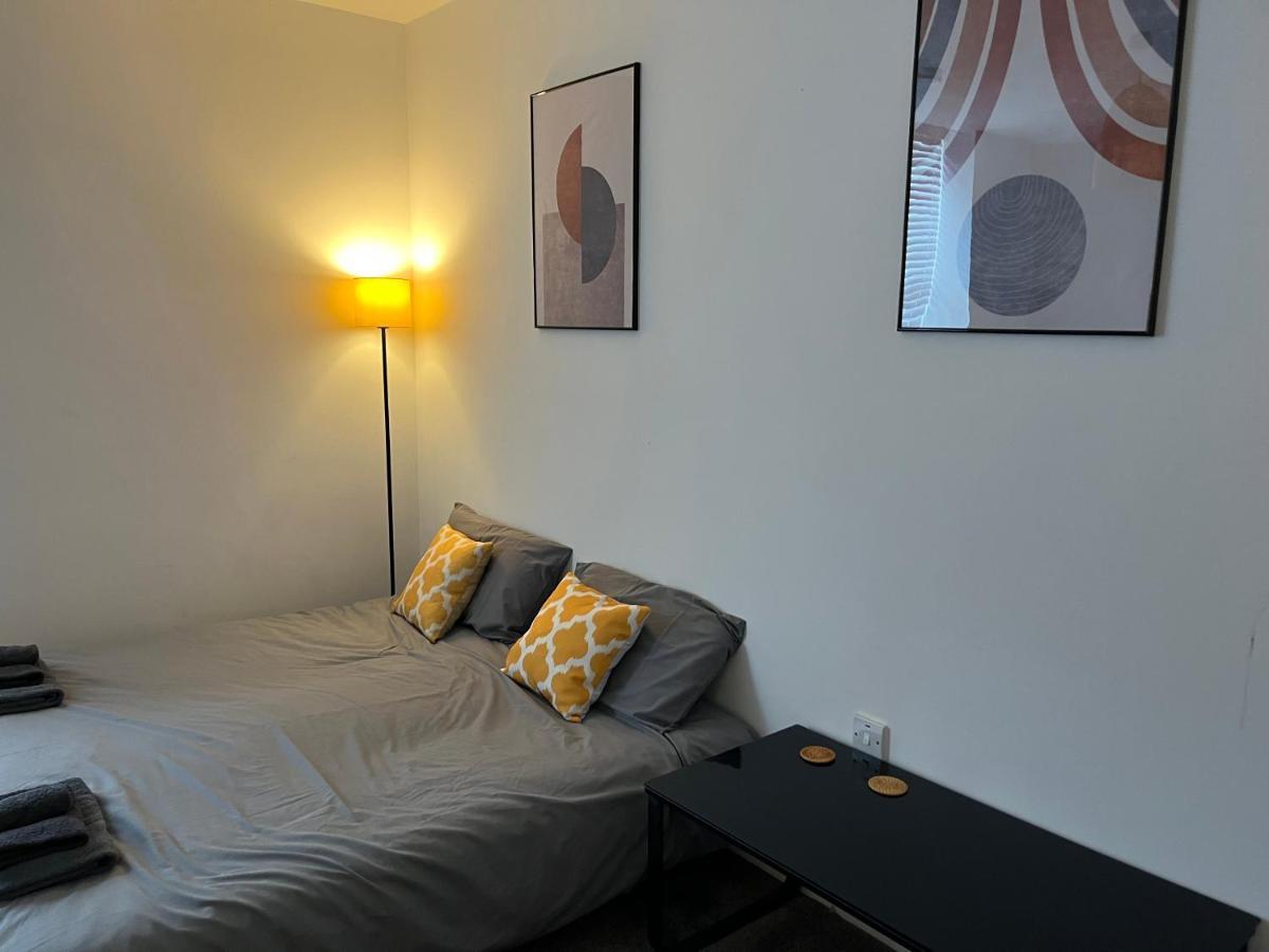 Spacious Ground Floor Suite Comfortably Sleeps Up To Eight Halifax Exterior photo